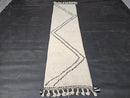 Custom White Moroccan Mrirt Runner Rug – Handwoven Wool Narrow Zigzag Hallway Carpet – Minimalist Boho Long Beni Style – high quality Wool