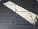Custom White Moroccan Mrirt Runner Rug – Handwoven Wool Narrow Zigzag Hallway Carpet – Minimalist Boho Long Beni Style – high quality Wool